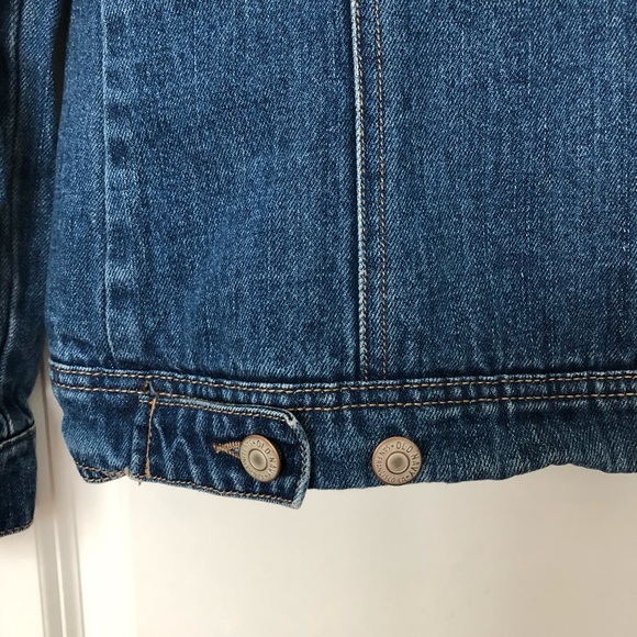 Old Navy Faux Sherpa Lined & Collar Denim Jacket - Picture 6 of 9